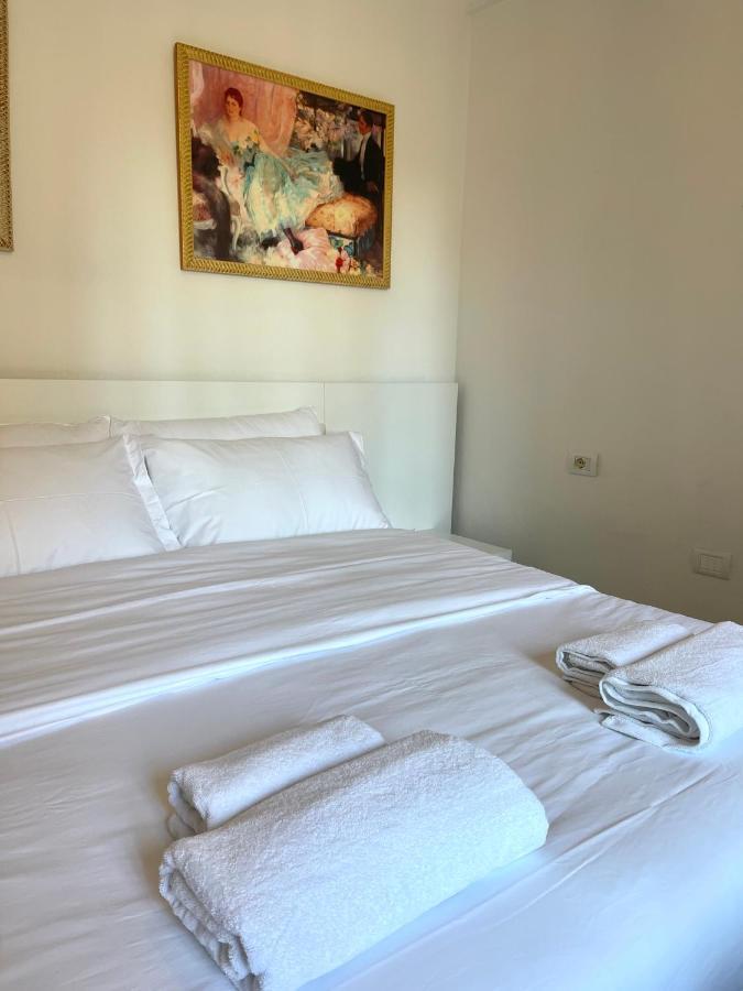 Apartment In The New Bazaar Of Tirana - Hana Blu ภายนอก รูปภาพ