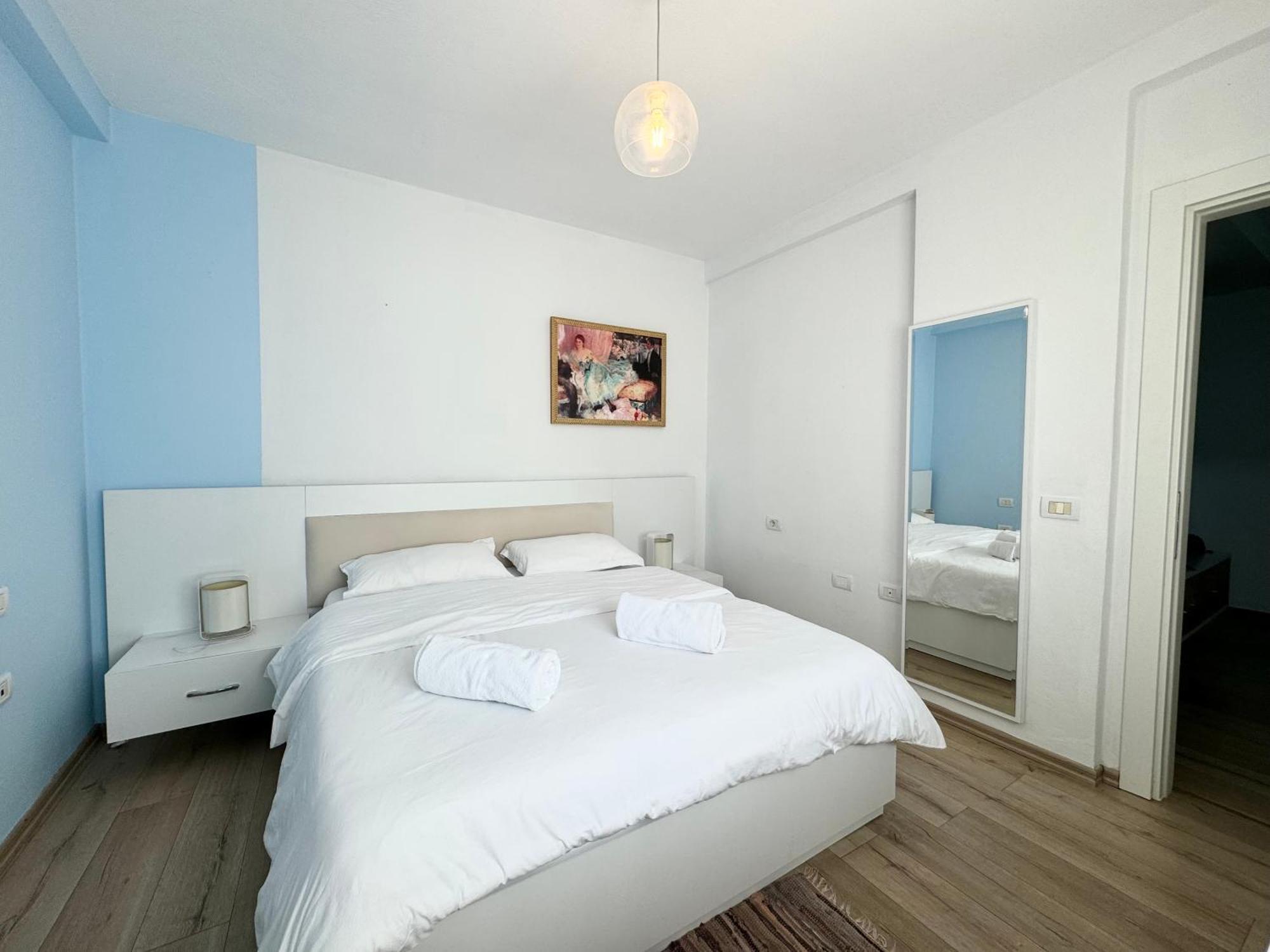 Apartment In The New Bazaar Of Tirana - Hana Blu ภายนอก รูปภาพ